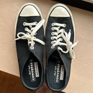 Mint condition converse